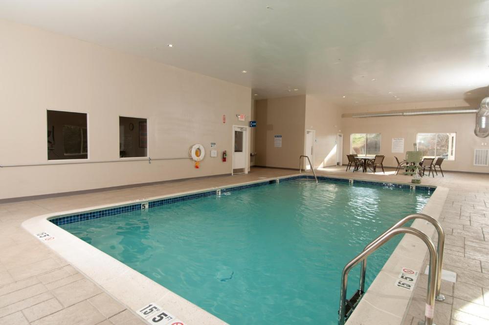Holiday Inn Express Vernon-Manchester by IHG